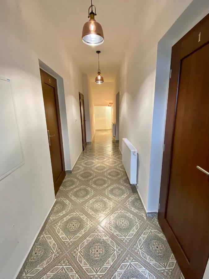 Apartmany V Ulicce ฟริมบูร์ก ภายนอก รูปภาพ