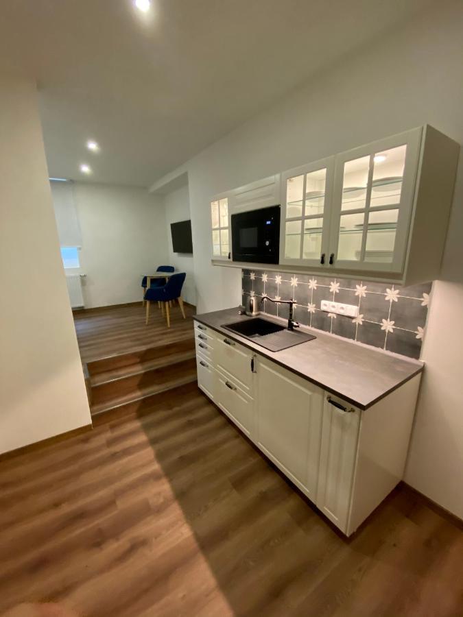 Apartmany V Ulicce ฟริมบูร์ก ภายนอก รูปภาพ