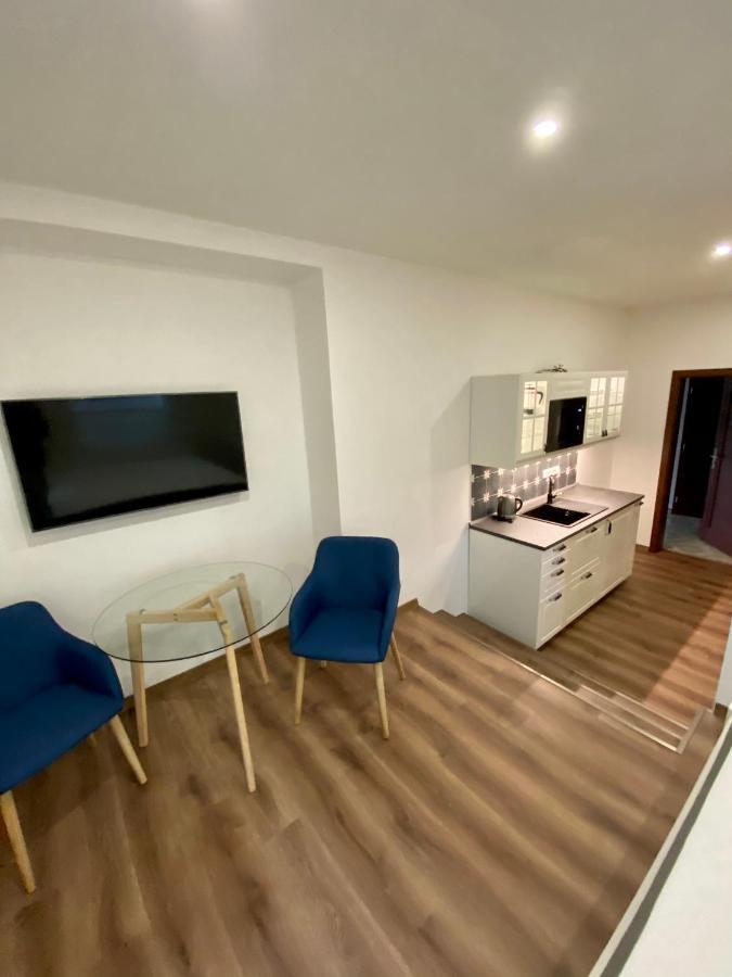 Apartmany V Ulicce ฟริมบูร์ก ภายนอก รูปภาพ
