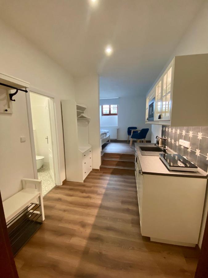 Apartmany V Ulicce ฟริมบูร์ก ภายนอก รูปภาพ