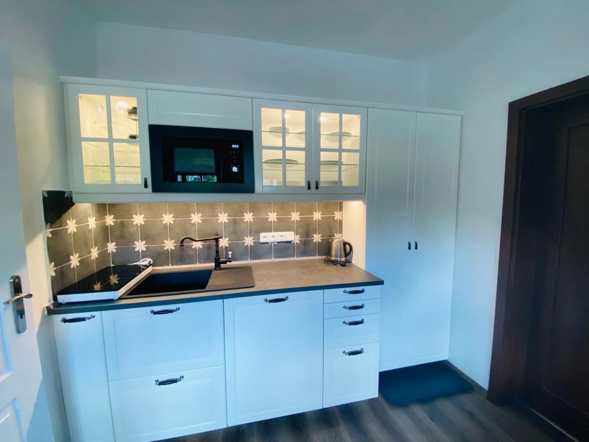 Apartmany V Ulicce ฟริมบูร์ก ภายนอก รูปภาพ