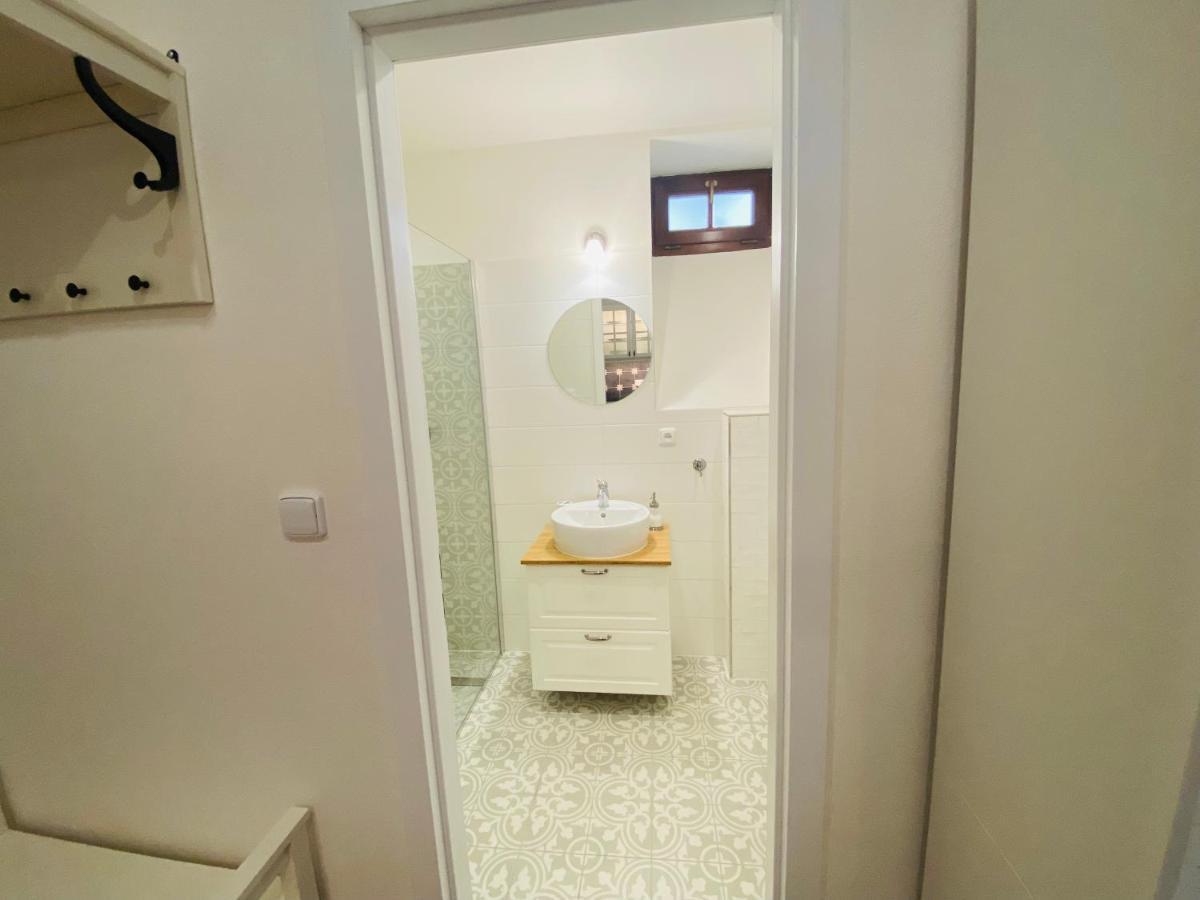 Apartmany V Ulicce ฟริมบูร์ก ภายนอก รูปภาพ