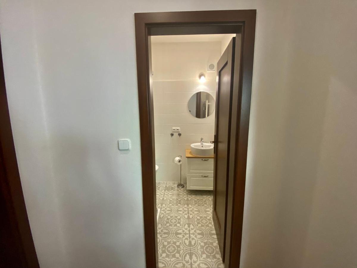 Apartmany V Ulicce ฟริมบูร์ก ภายนอก รูปภาพ