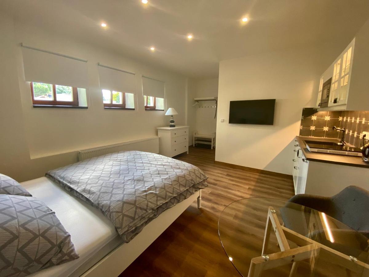 Apartmany V Ulicce ฟริมบูร์ก ภายนอก รูปภาพ