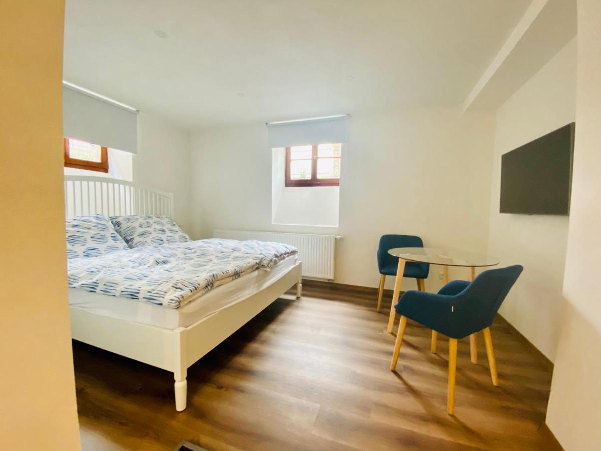 Apartmany V Ulicce ฟริมบูร์ก ภายนอก รูปภาพ