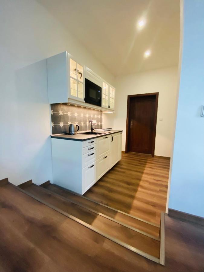 Apartmany V Ulicce ฟริมบูร์ก ภายนอก รูปภาพ